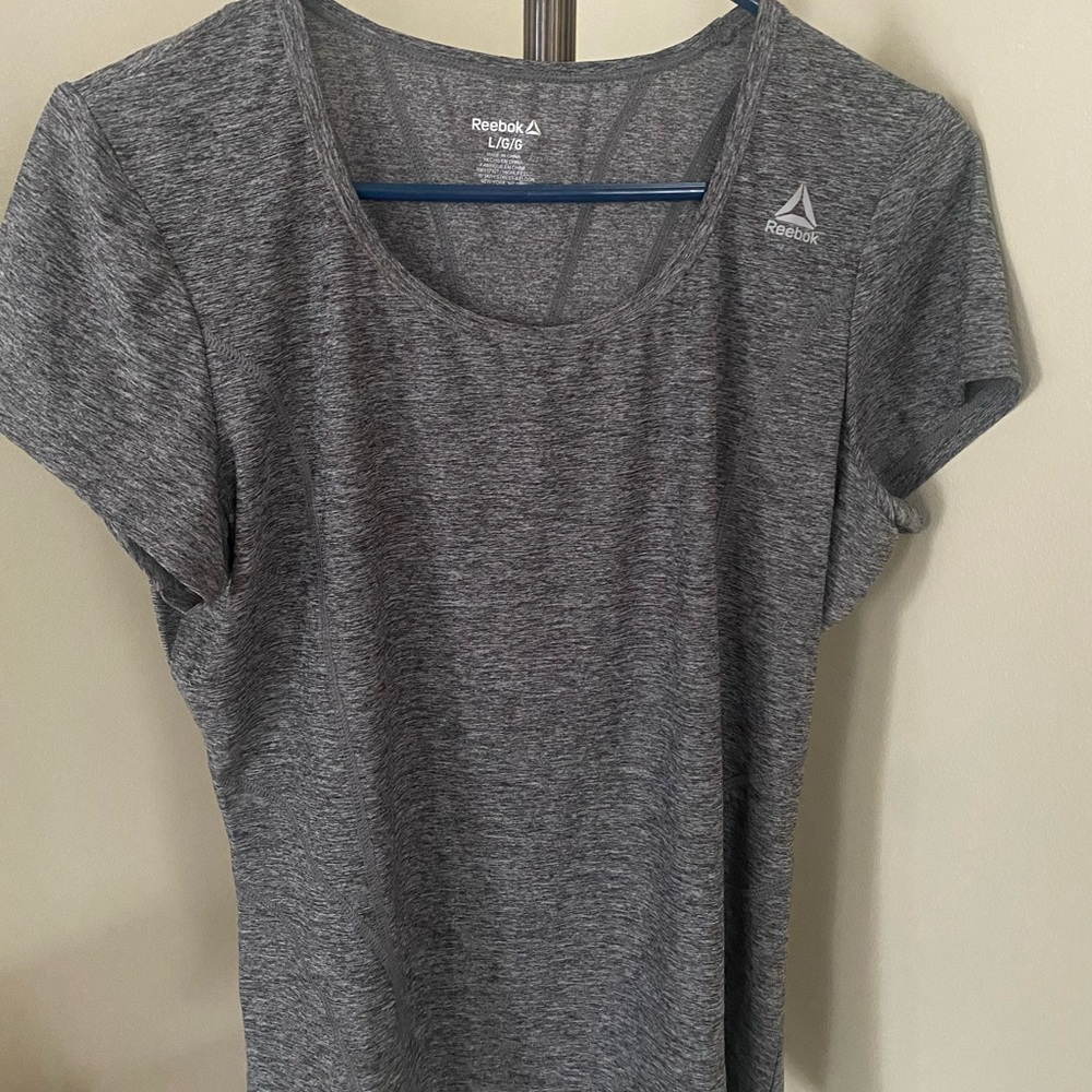 Reebok grey short sleeve athletic top size large